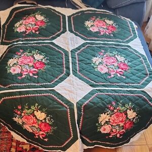 Cranston "Christmas Rose" Floral Pre Quilted Panels For 6 Placemats